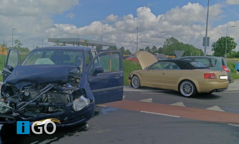 Ongeval met drie auto's kruising Schaapsweg Achthuizen - iGO.nl Nieuws Goeree Overflakkee