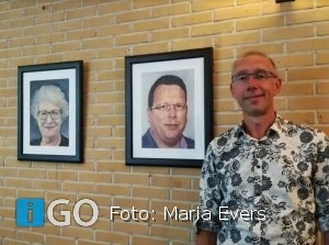 Expositie portretten bekende eilanders in Voorstraat Sommelsdijk