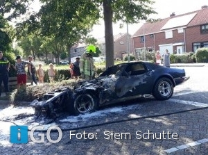 Chevrolet Corvette brandt uit in Stellendam
