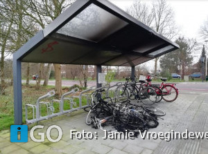 [update] Vernieling bij fietsenstalling bushalte Sommelsdijk Zuid