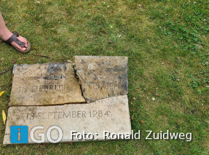 Het verhaal achter de steen uit de vijver in Sommelsdijk