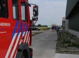 Tankauto in brand te Achthuizen