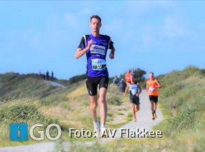 Atleten AV Flakkee volbrengen zware editie Kustmarathon Zeeland