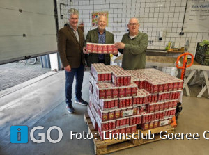 Voedselbank ontvangt 1035 pakken koffie van Lionsclub Goeree-Overflakkee