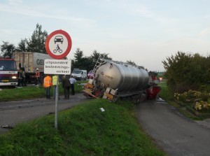 [foto-update] Chauffeur overleden ongeval Magdalenadijk Oude-Tonge N498
