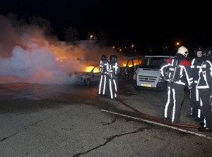 Politievoertuigen in brand Oudjaarsdag- getuigenoproep