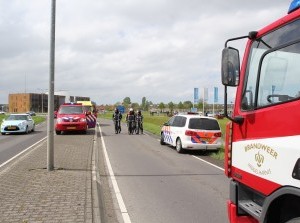 Auto rijdt sloot in langs Zuidelijke Randweg Middelharnis