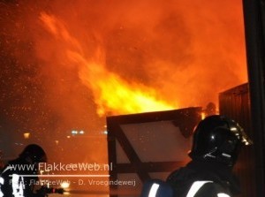 Brand verwoest schuur in Sommelsdijk