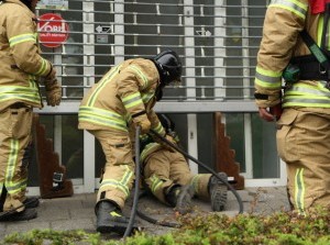 Brandweer rukt uit voor rookmachine Mikro Elektro Middelharnis