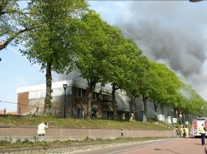 [update] Zeer grote brand schoenenwinkel D'n Diek Middelharnis - video